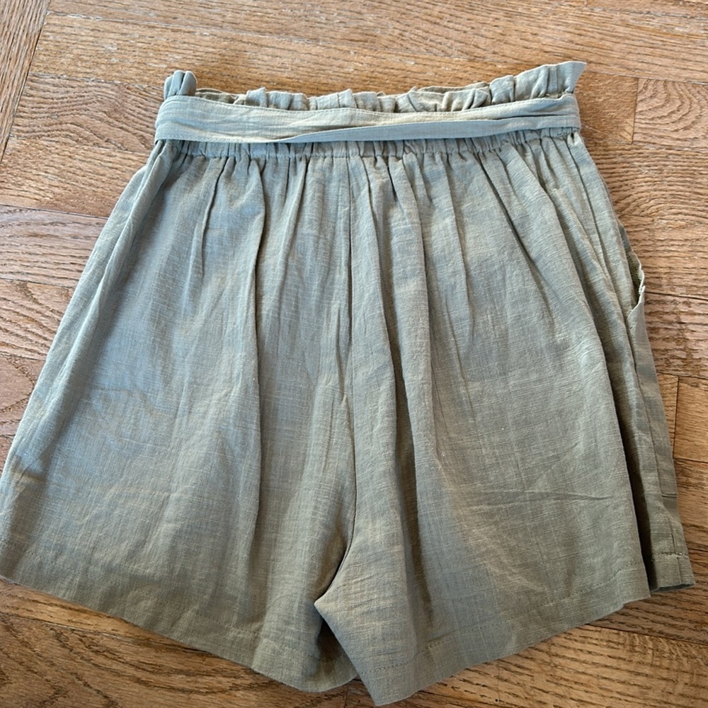 Shein shorts size 4 - Picture 4 of 4